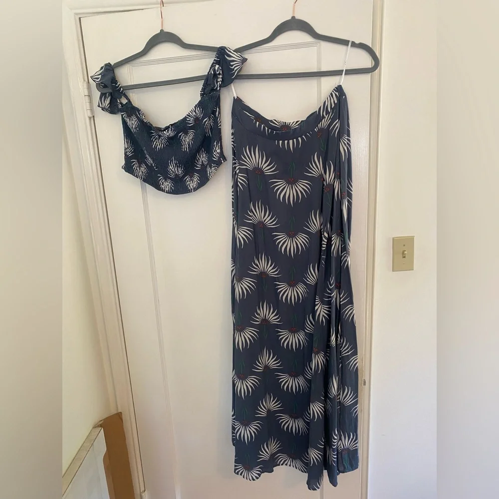 2 Piece Set - Picture 1 of 4